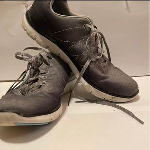 Sketchers memory foam sneakers